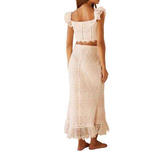 NEW BTB LOS ANGELES cordelia lace skirt in petal - Picture 3 of 3